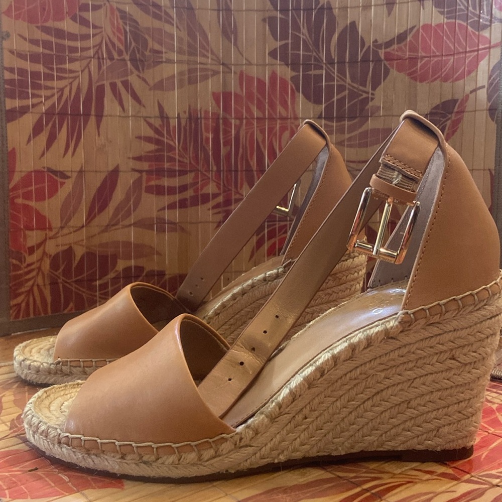 Vince Camuto Size 9 Wedge Sandals 3.5 inch